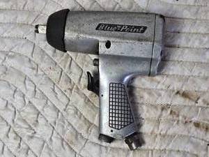 lot 82 image: Blue Point Tools AT500B 12 drive pneumatic powered impact