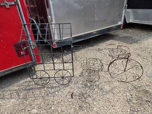 lot 491 image: Metal Wire Garden Decor - Trike and Cart Shape (missing one leg)