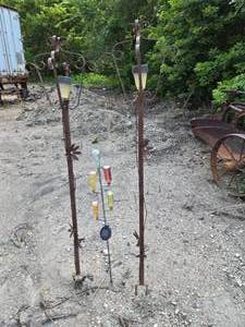 lot 494 image: Lot of 3 Solar Garden or Yard Decor Items - Unsure if solar lights work