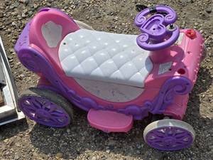 lot 498 image: Disney Princess Electric Rider Toy