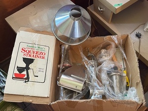 Squeezo Strainer