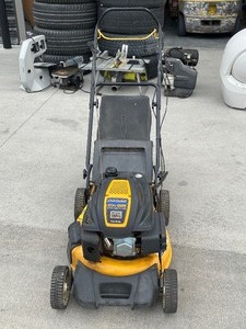 lot 5 image: Cub Cadet Push Lawn Mower