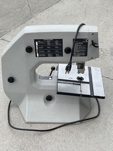 lot 8 image: Shopcraft 10 Bandsaw