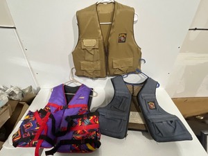 lot 19 image: Stearns Life Jackets