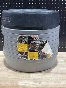 lot 21 image: Portable Toilet