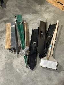 lot 37 image: Post Support and More
