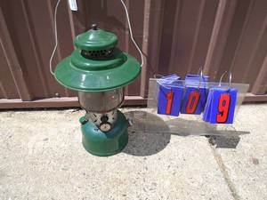 Nice 2 mantel Coleman lantern. Needs mantels. As shown.