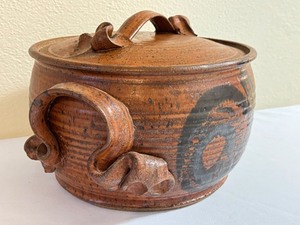 lot 34 image: Gorgeous Ken Olson Lidded Pottery Bowl