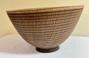 lot 32 image: Large Langholz Pottery Bowl