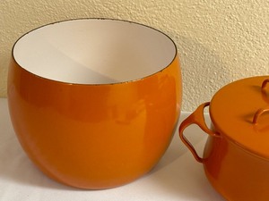 lot 29 image: Two Pieces of Enamel Kitchenware