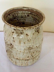 lot 116 image: Hand Crafted Artisan Pottery Jar