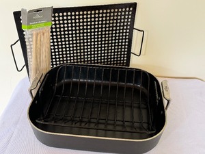 lot 112 image: All Clad Roasting Pan and Grill Rack