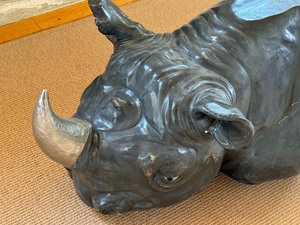 lot 2 image: Vintage Rhinoceros Head Glass Top Table