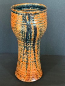 lot 150 image: Vintage Ken Olson Pottery Vase