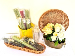 lot 130 image: Assorted Home Decor Items
