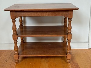 lot 122 image: Vintage Leopold Stickley Three Tiered Accent Table