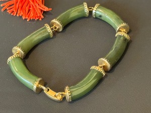 lot 207 image: Vintage Sorrento Intarsio Jewelry Box and Vintage Jade Bracelet