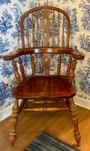 lot 167 image: Vintage Ethan Allen Royal Charter Oak Bow-Back Windsor Armchair Dining