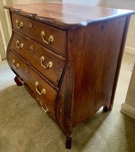 lot 1 image: Vintage Mahogany Bombe Chest Rounded Claw Feet