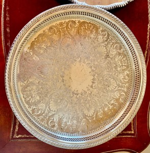 lot 231 image: Variety of Vintage Silver Plated Platters