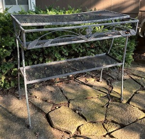 lot 214 image: Metal Garden Table