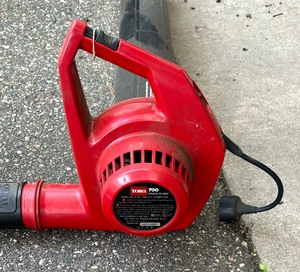 lot 243 image: Toro 700 Rake-O-Vac