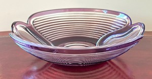 lot 245 image: Amazing Art Glass Bowl
