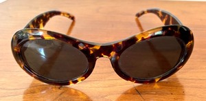 lot 251 image: Gorgeous Gucci Sunglasses
