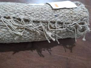 New Nuloom 5ft x 8 ft Jute Rug- shipping dirt on corner as shown retail $160