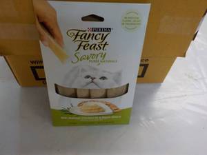 30 x 4 packs Natural Chicken in a Demi Glaze Purina Fancy Feast Savory Cat Treats retail $3 each