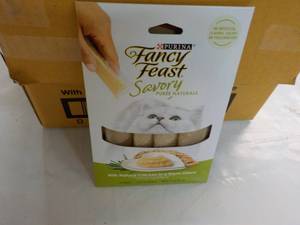 30 x 4 packs Natural Chicken in a Demi Glaze Purina Fancy Feast Savory Cat Treats retail $3 each