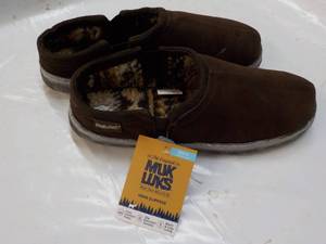 Mukluks size 12 Mens Chocolate Slippers