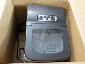 Electric Ice Maker...