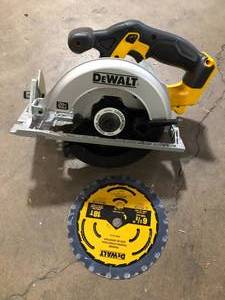 lot 20 image: DEWALT 20V MAX Cordless 6.5 in. Sidewinder Style Circular Saw (Tool Only)   Customer Returns See Pictures
