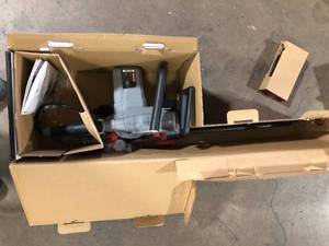 lot 35 image: Oregon Self-Sharpening Electric Chainsaw Customer Returns See Pictures