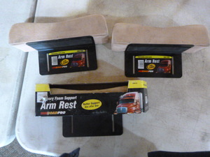 lot 29 image: 3 Road Pro Arm Rests