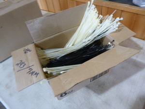 lot 62 image: Box of CableZip-Ties