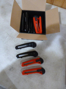 lot 79 image: 24 Tekton Snap-Off Utility Knives