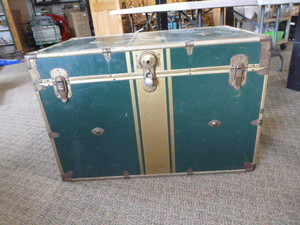 lot 143 image: Vintage Trunk
