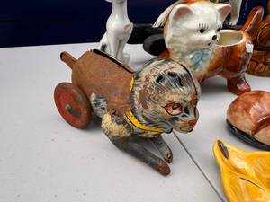 Lot of Vintage cat figurines