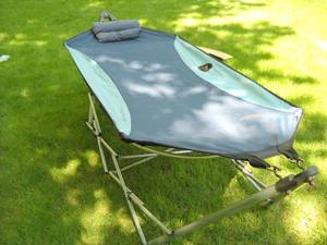 lot 3 image: Fold up hammock - New never used