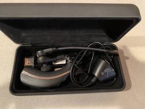 lot 10 image: Professional plantronics headset