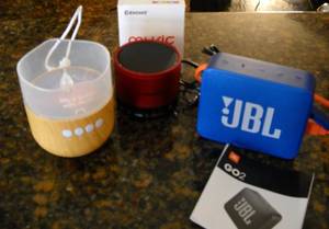 lot 23 image: Group of 3 small bluetooth speakers