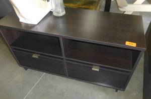 lot 25 image: TV stand - measures 41x16x21