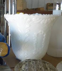 lot 73 image: Vintage Napco Milk Glass Vase, Napco 1187