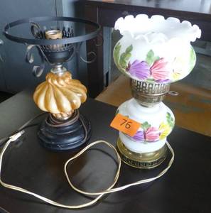 lot 76 image: 2 Vintage lamps