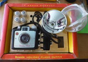 lot 80 image: Vintage Brownie Holiday Flash camera with original box