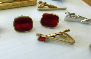 lot 99 image: Group of vintage cufflinks and tie tacks and clips