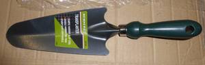 lot 123 image: 20 garden shovels