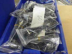 lot 179 image: 60 guitar amp plugs